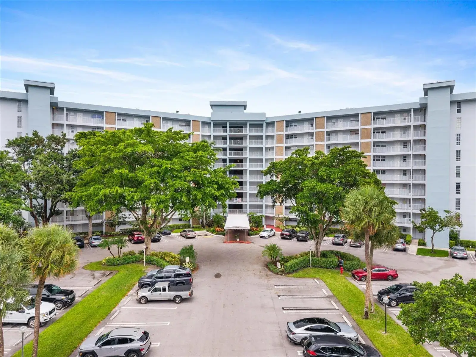 3051 N Course Drive # 909, Pompano Beach FL 33069