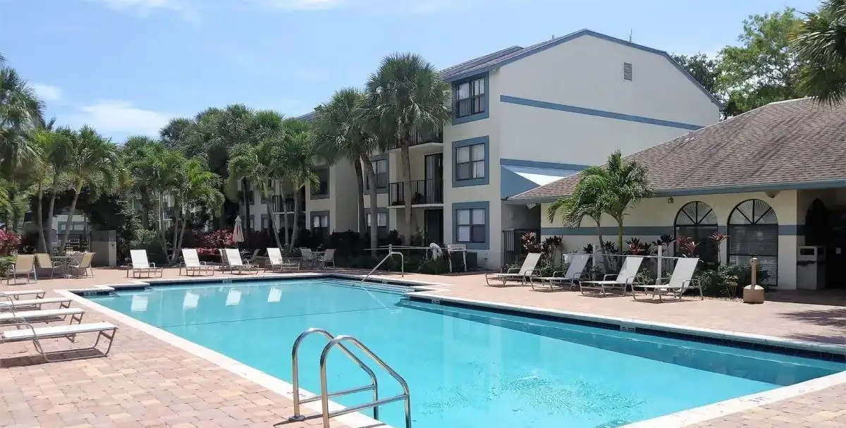 706 EXECUTIVE CENTER Drive # 12, West Palm Beach FL 33401 photo 2