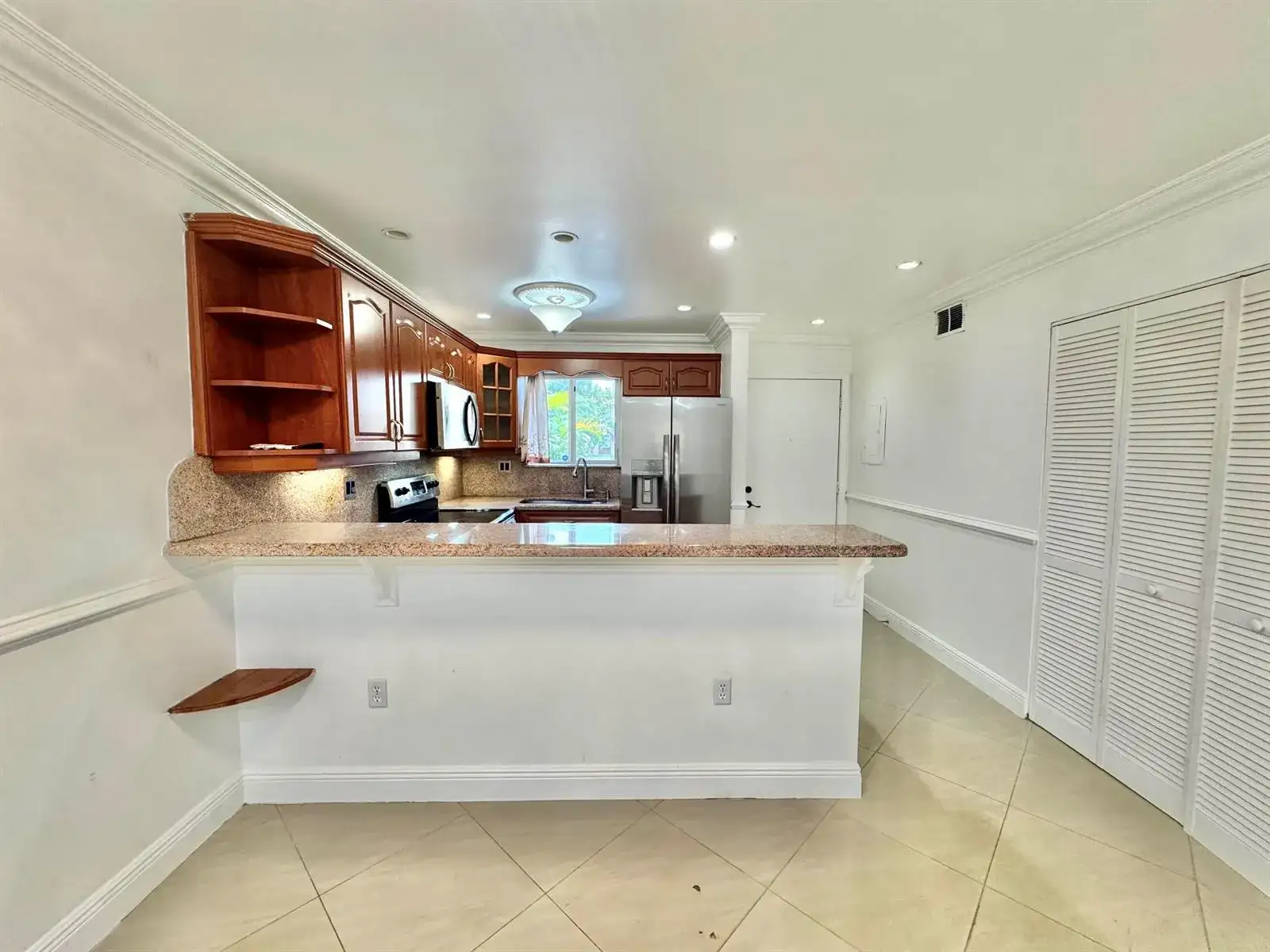 6074 FOREST HILL Boulevard # 107, West Palm Beach FL 33415 photo 3