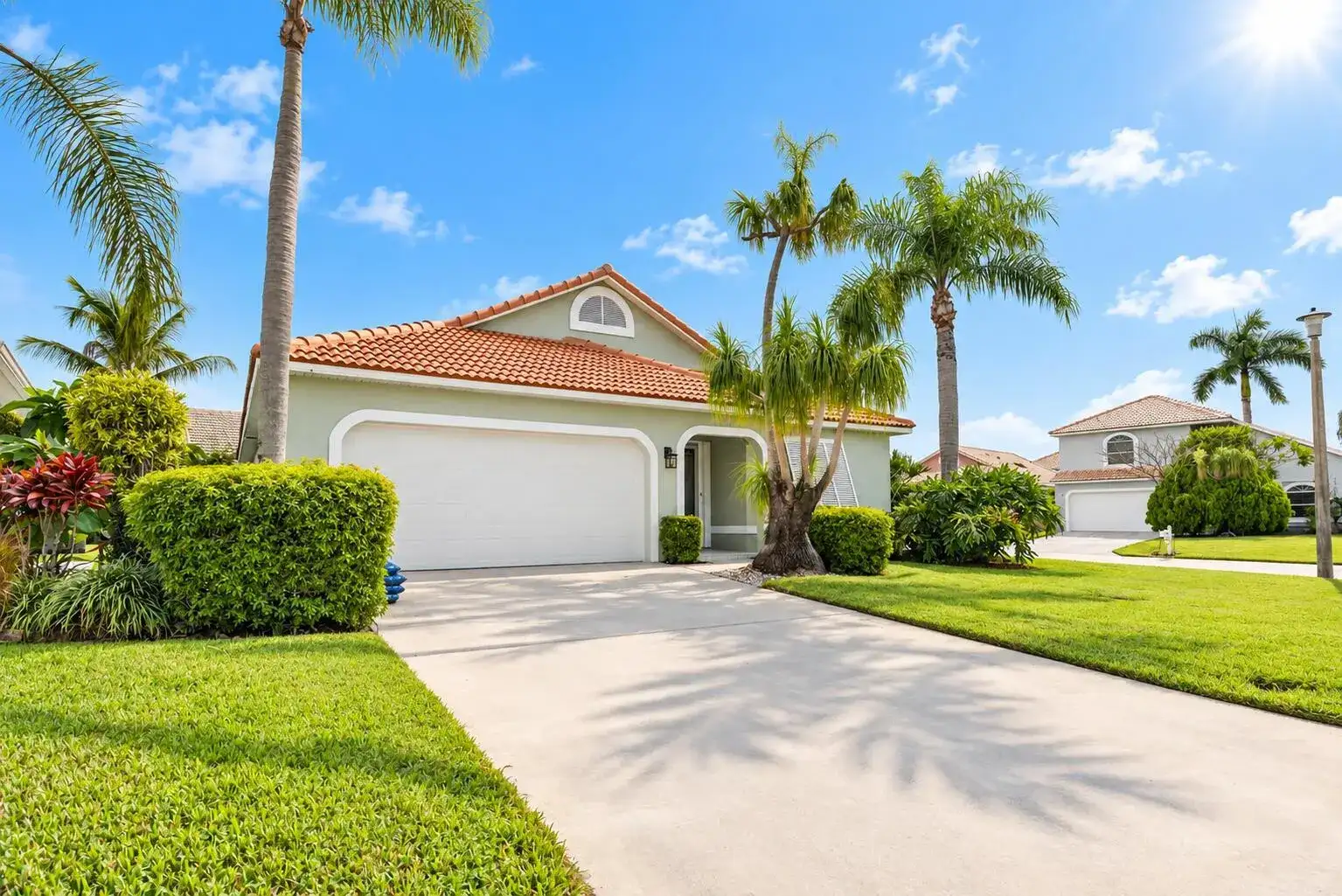 6193 SE WINDSONG Lane, Stuart FL 34997 photo 2