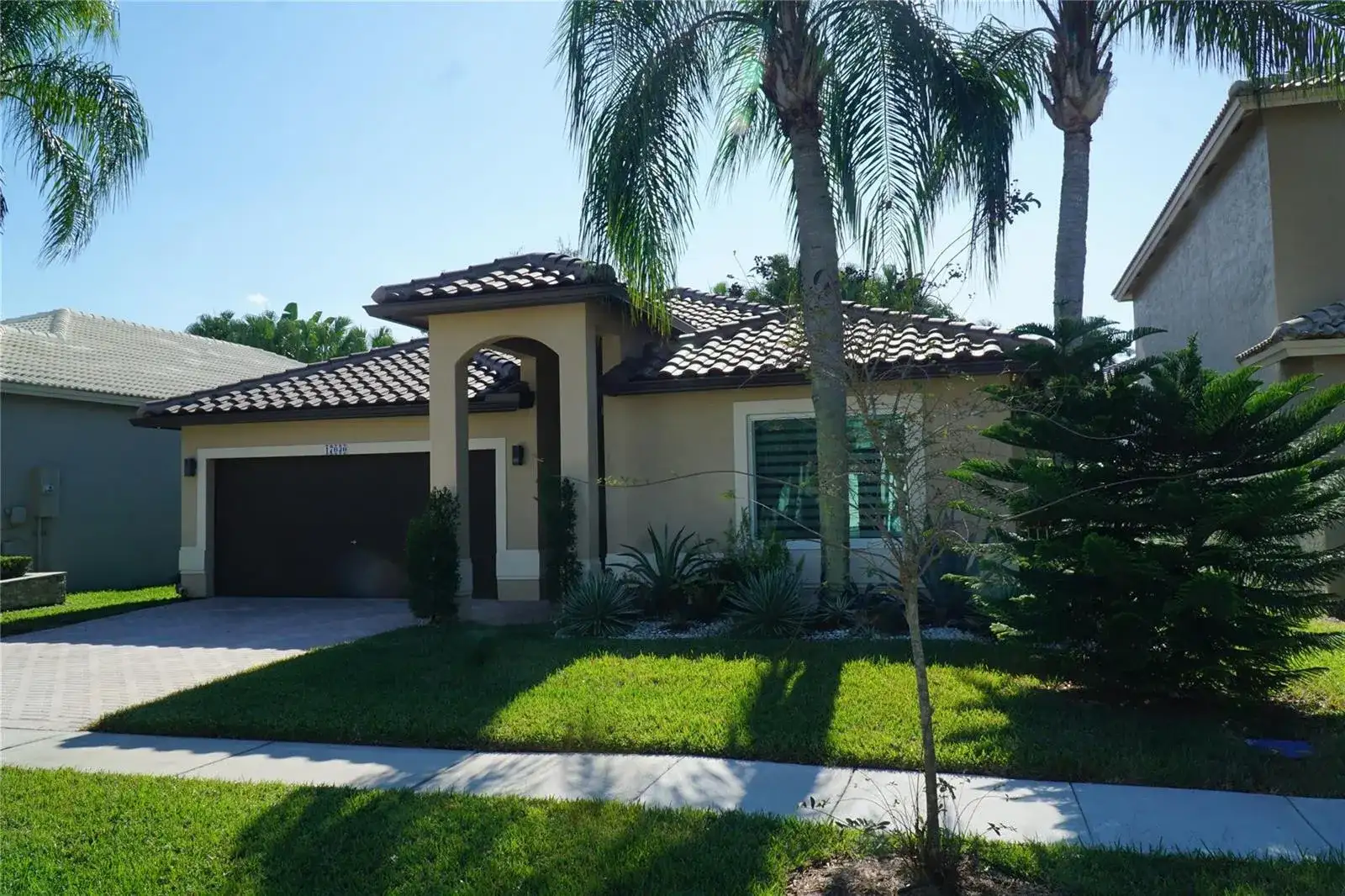17030 NW 19TH Court, Pembroke Pines FL 33028 photo 2
