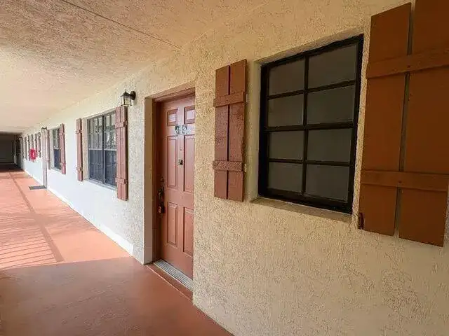 4183 Oak Terrace Drive, FL 33463 photo 2