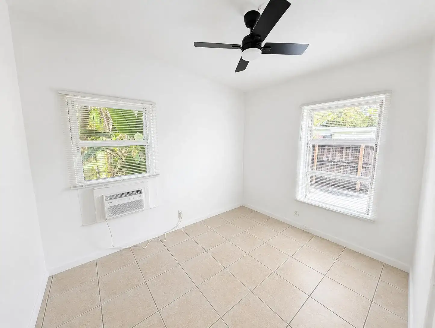 1100 NE 12th Avenue Apt 1, Fort Lauderdale FL 33304 photo 3