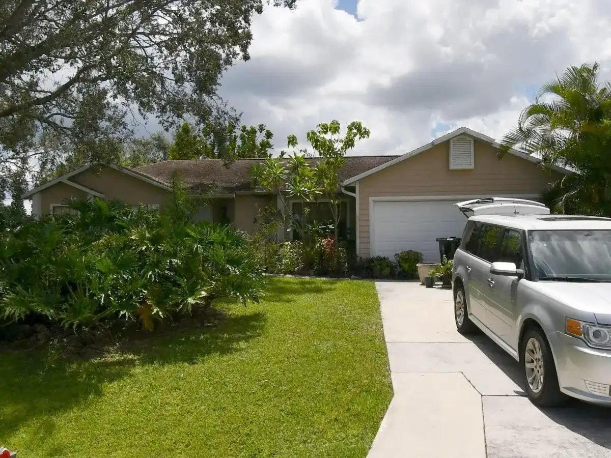402 SW LUCERO Drive, Port St. Lucie FL 34983
