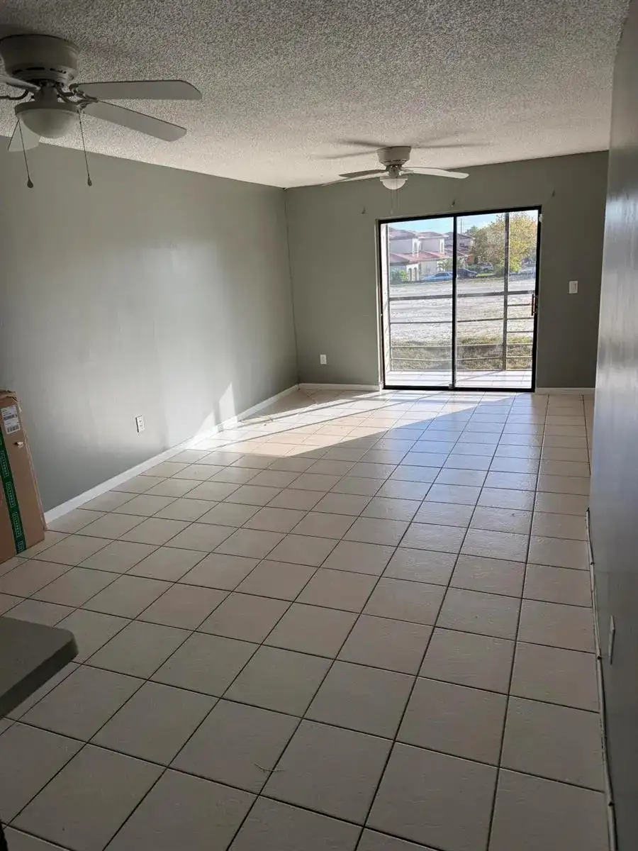 20735 NE 8TH Court # 12, Miami FL 33179 photo 3