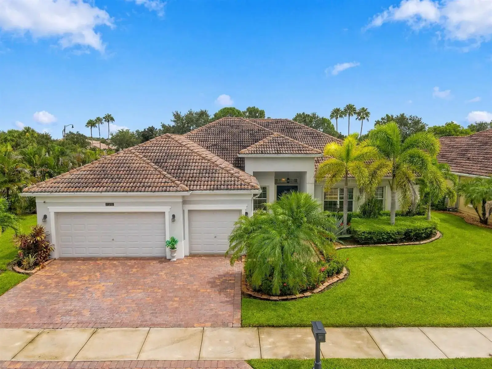 11490 SW AVENTINO Drive, Port St. Lucie FL 34987