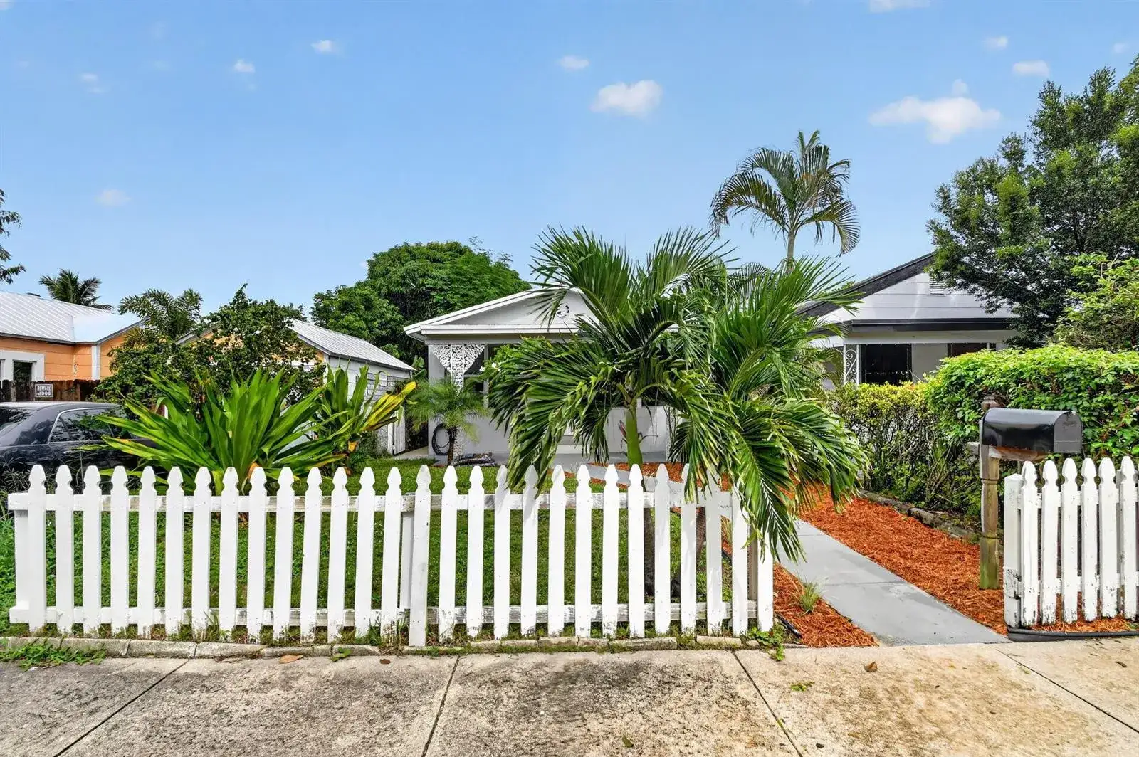 504 N E Street, FL 33460 photo 2