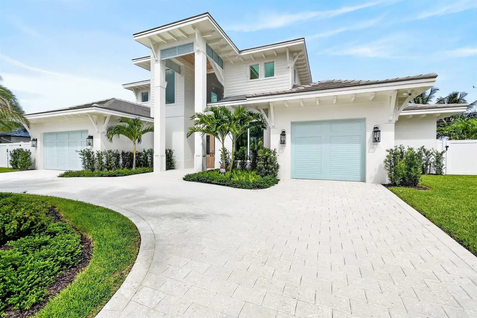 192 RIVER Drive, Tequesta FL 33469 photo 2