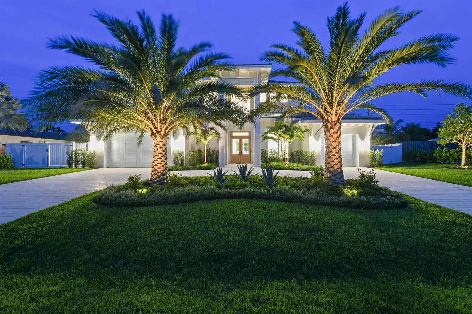192 RIVER Drive, Tequesta FL 33469 photo 3