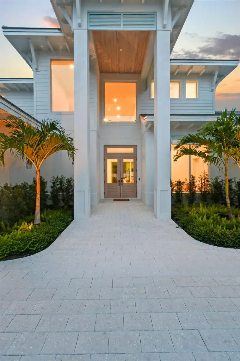 192 RIVER Drive, Tequesta FL 33469 photo 4