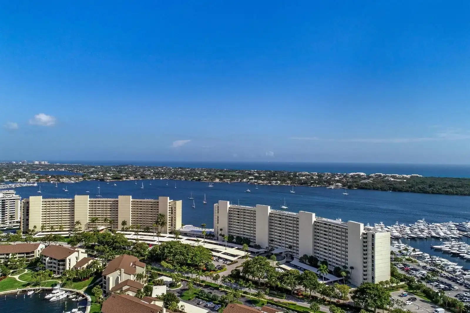 132 LAKESHORE Drive # 220, North Palm Beach FL 33408