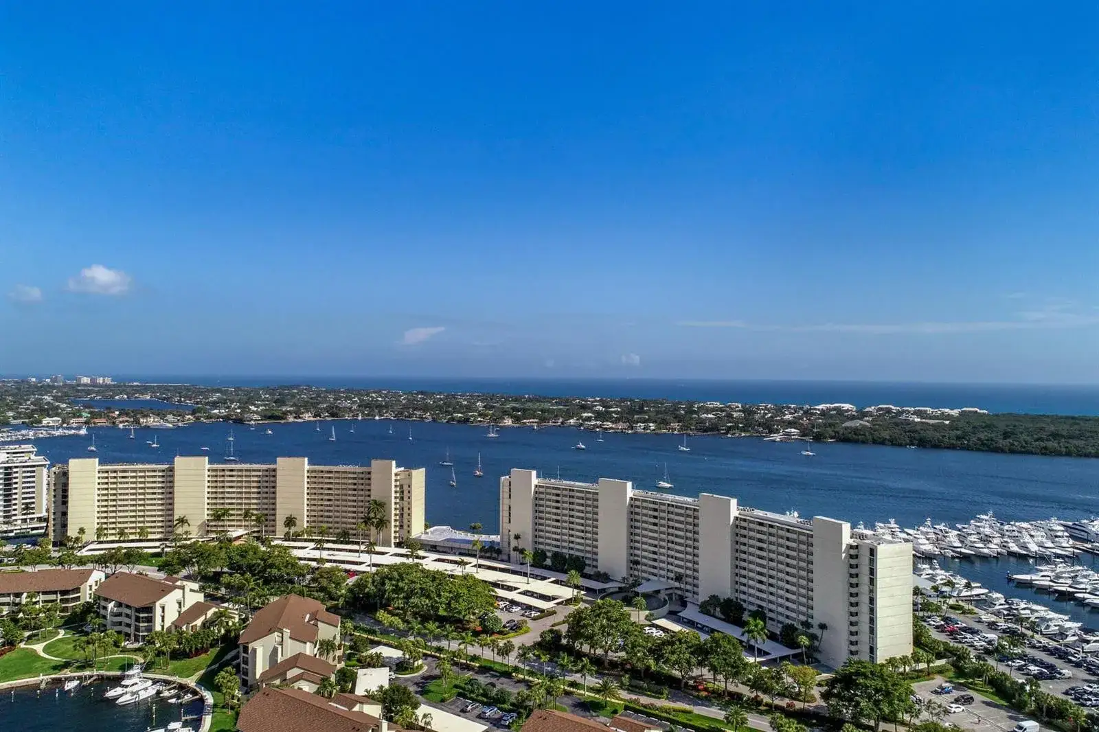 132 LAKESHORE Drive # 220, North Palm Beach FL 33408