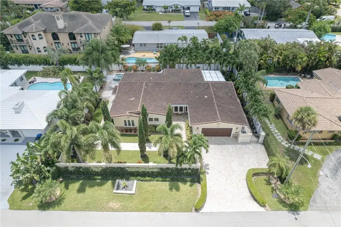 2726 NE 25TH Place, Fort Lauderdale FL 33305 photo 2