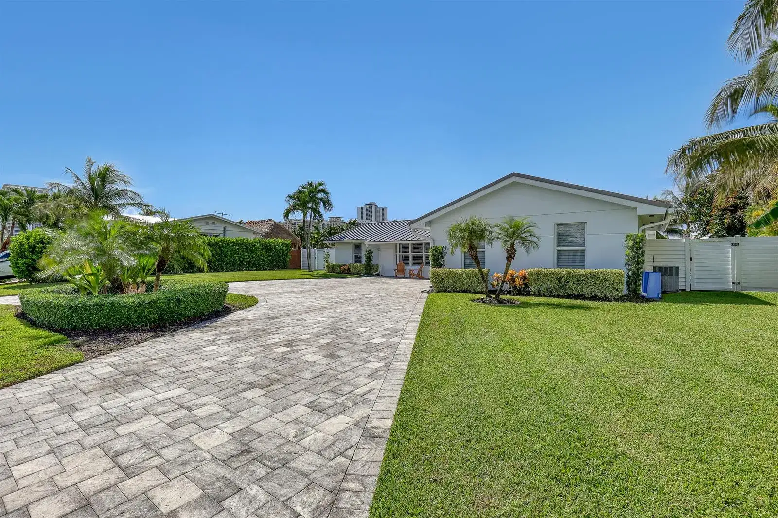 1191 BIMINI Lane, Singer Island FL 33404 photo 5