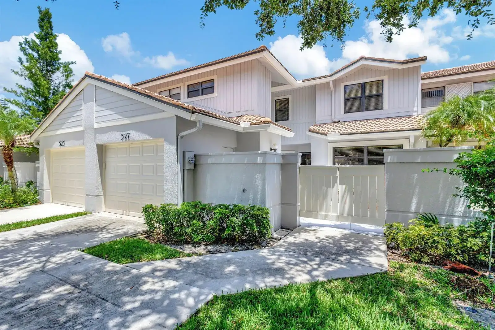 527 Prestwick Circle, Palm Beach Gardens FL 33418 photo 3