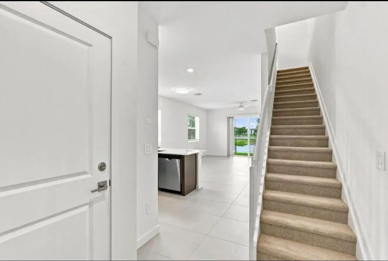 151 LAKESIDE LANDING COURT, Royal Palm Beach FL 33411 photo 3
