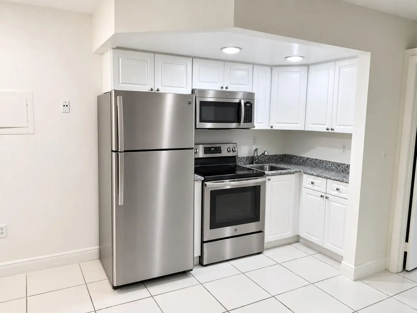 19455 NE 10 Avenue # 318, North Miami Beach FL 33179