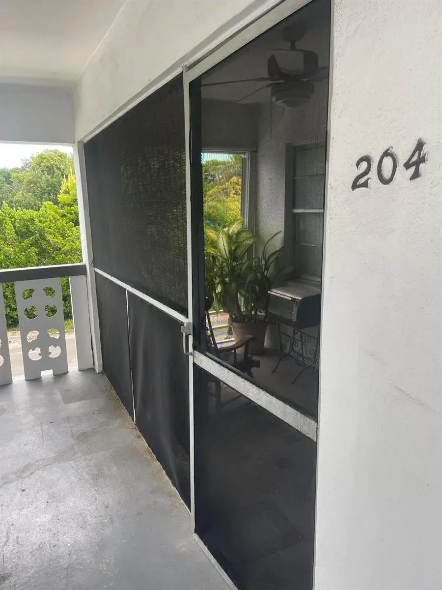 1700 Cleveland Street Apt 204, Hollywood FL 33020