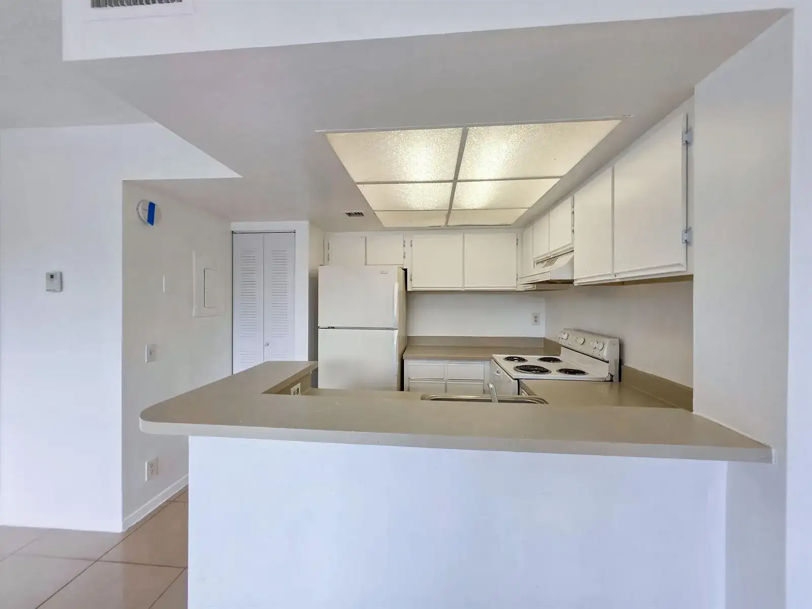 708 EXECUTIVE CENTER Drive # 12, West Palm Beach FL 33401 photo 3
