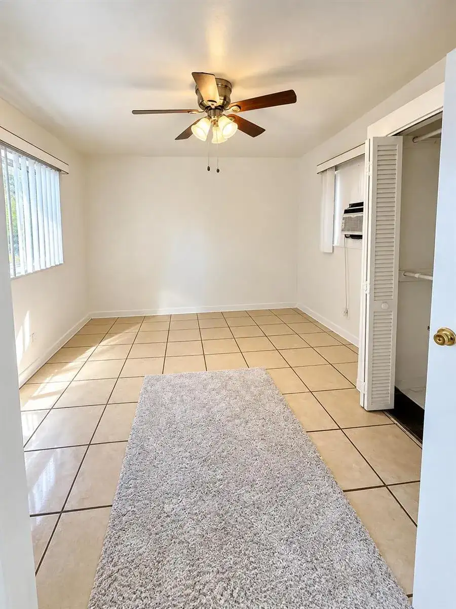 724 W 3RD Street, Riviera Beach FL 33404 photo 3