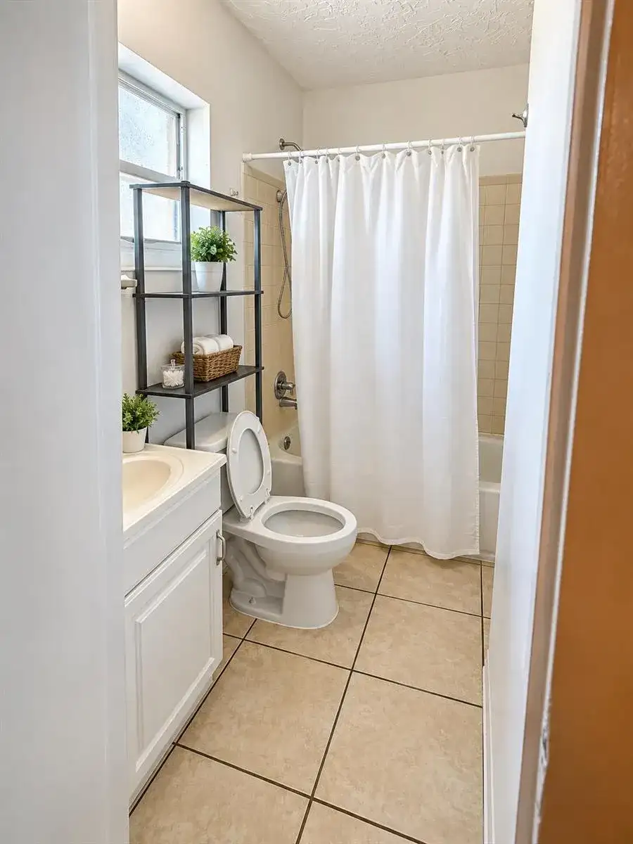 724 W 3RD Street, Riviera Beach FL 33404 photo 4