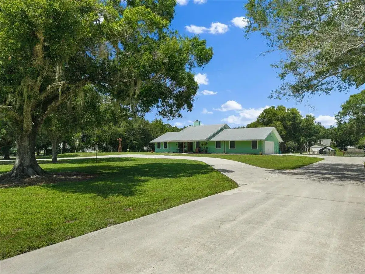 10880 Heil Road, Fort Pierce FL 34945 photo 3