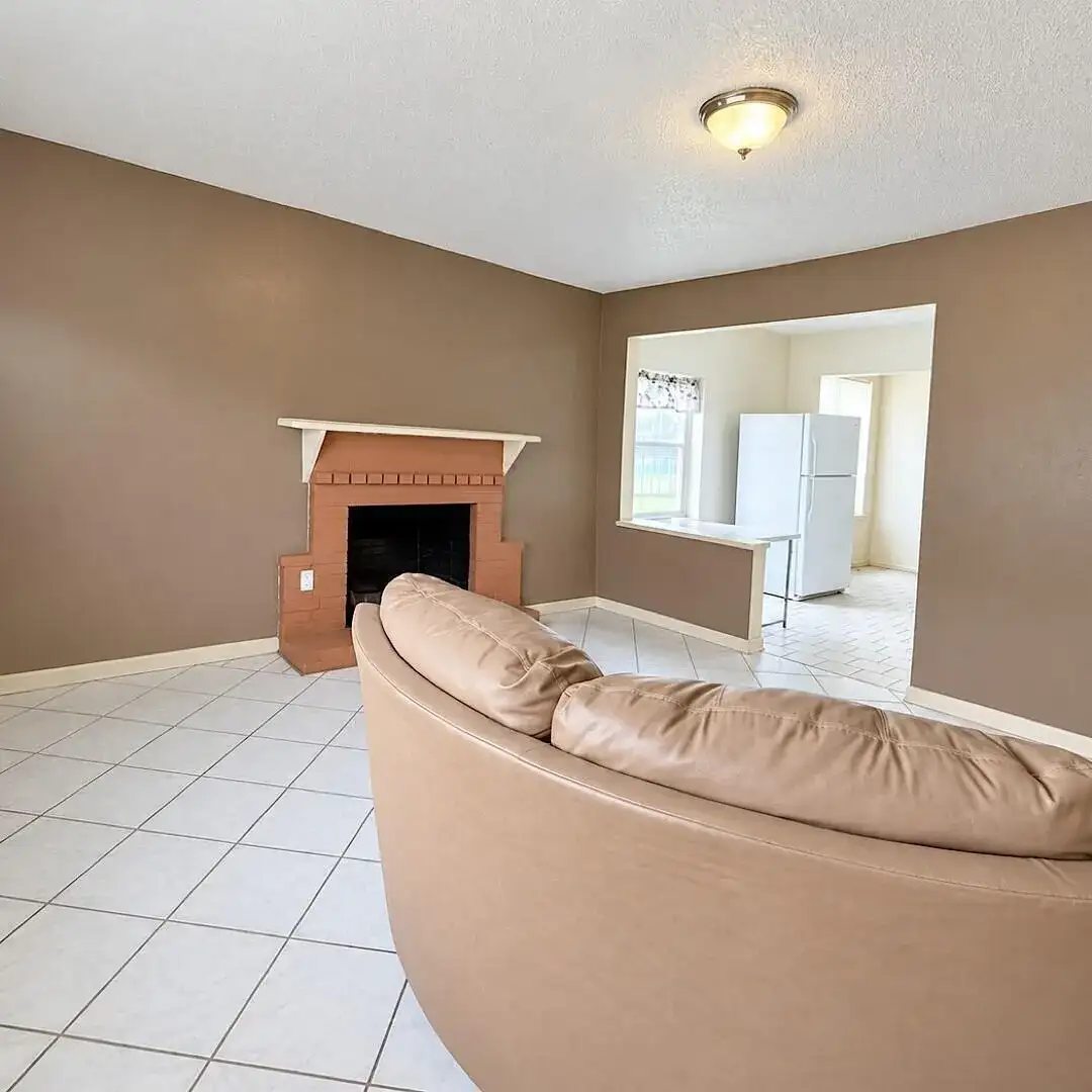 915 RUTLAND Street, Opa-Locka FL 33054 photo 2
