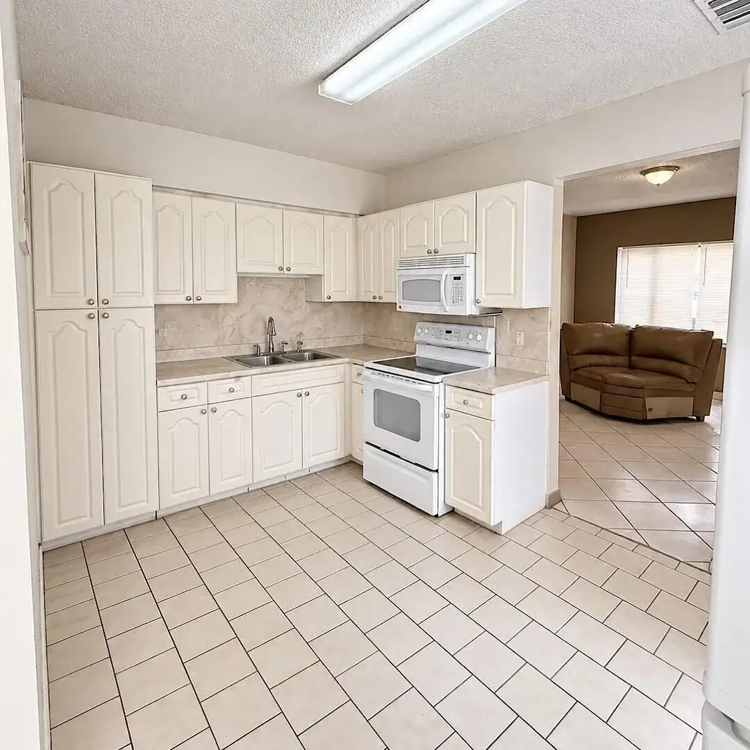 915 RUTLAND Street, Opa-Locka FL 33054 photo 4