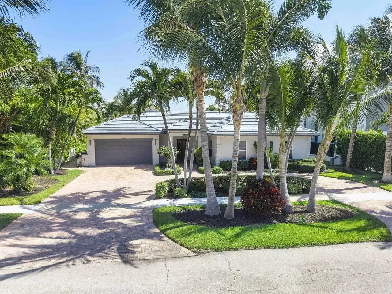 725 NE 36th Street, Boca Raton FL 33431