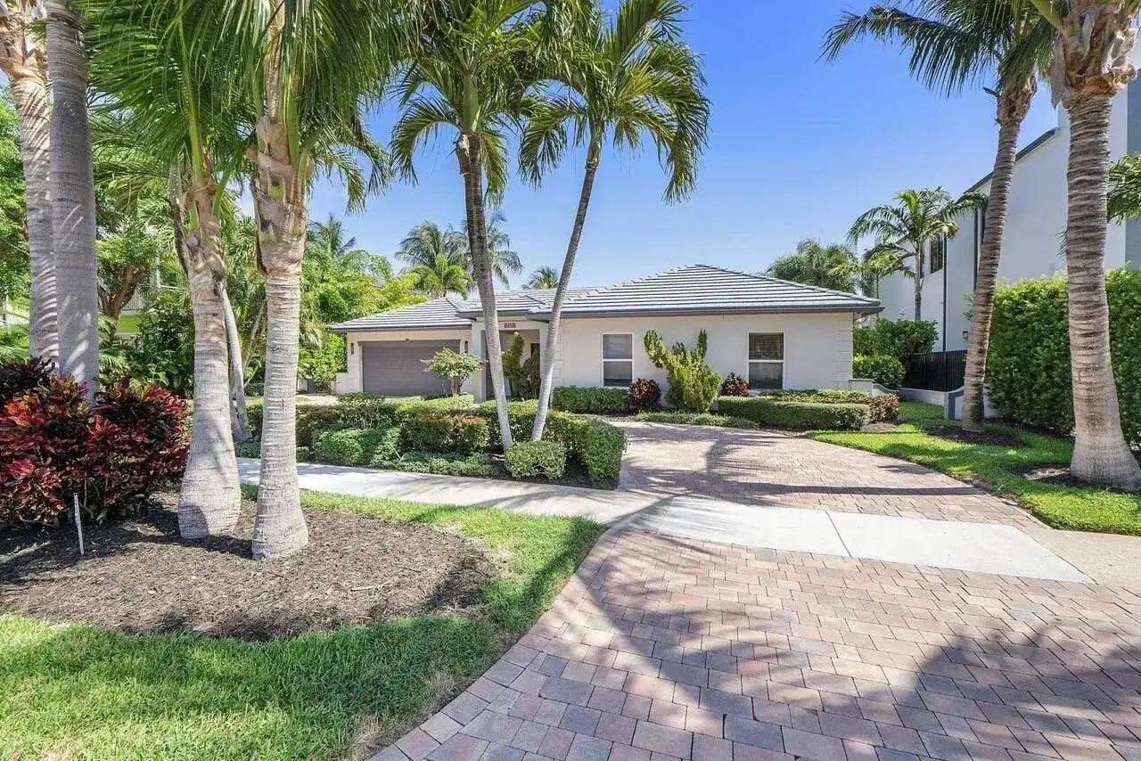 725 NE 36th Street, Boca Raton FL 33431 photo 2
