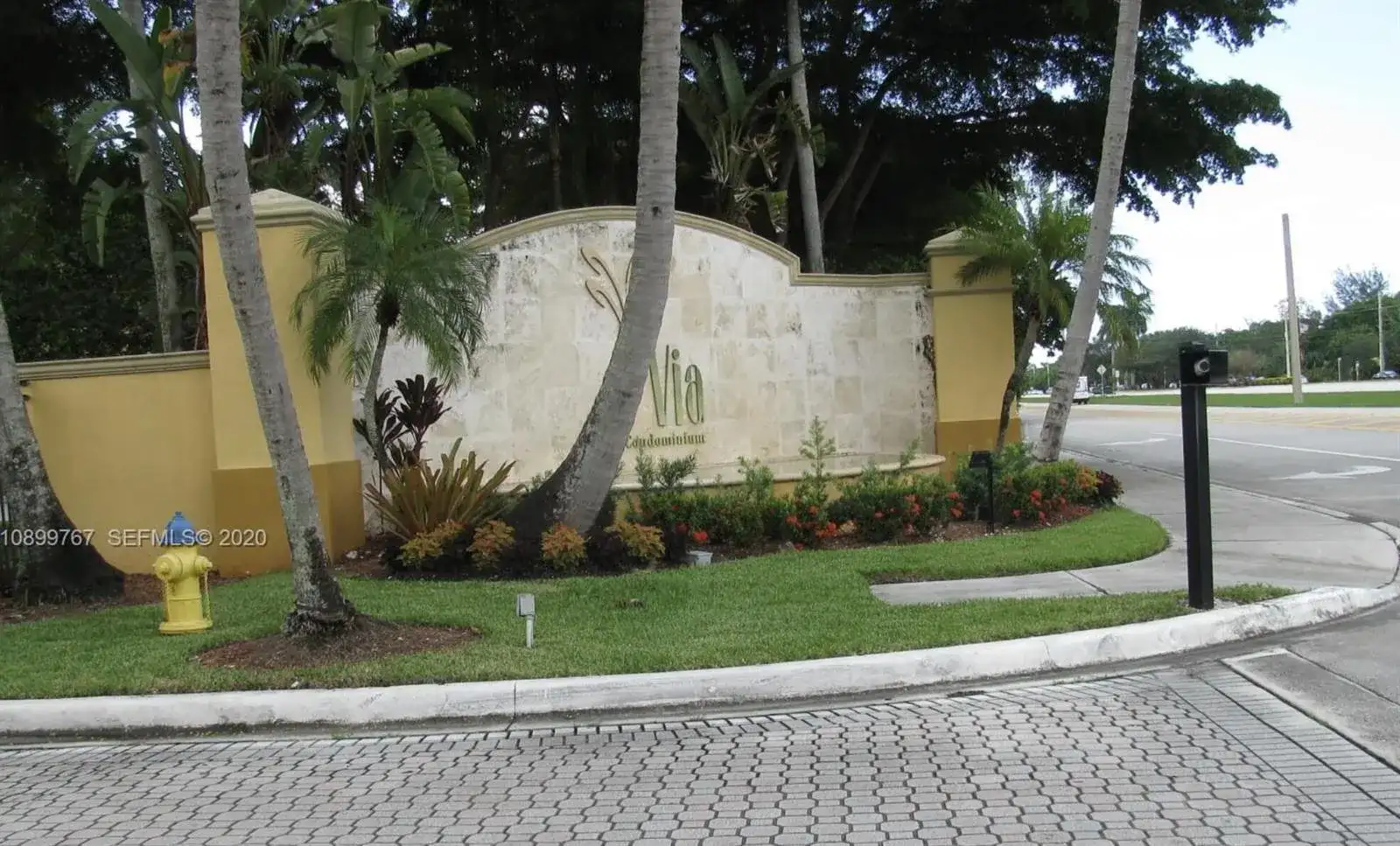 155 NW 96TH Terrace apt 302, Pembroke Pines FL 33024 photo 2