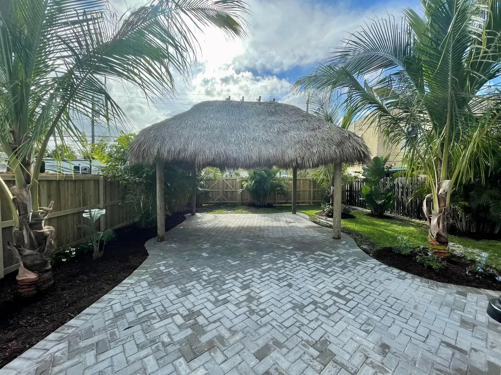 321 N L Street, FL 33460 photo 3