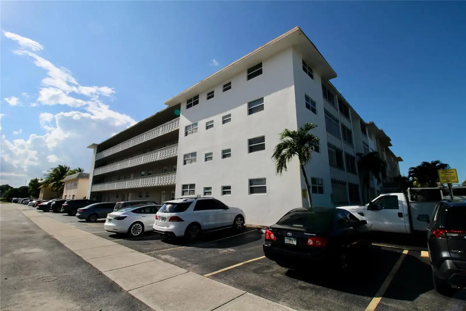 211 NE 8TH Avenue # 212, Hallandale Beach FL 33009