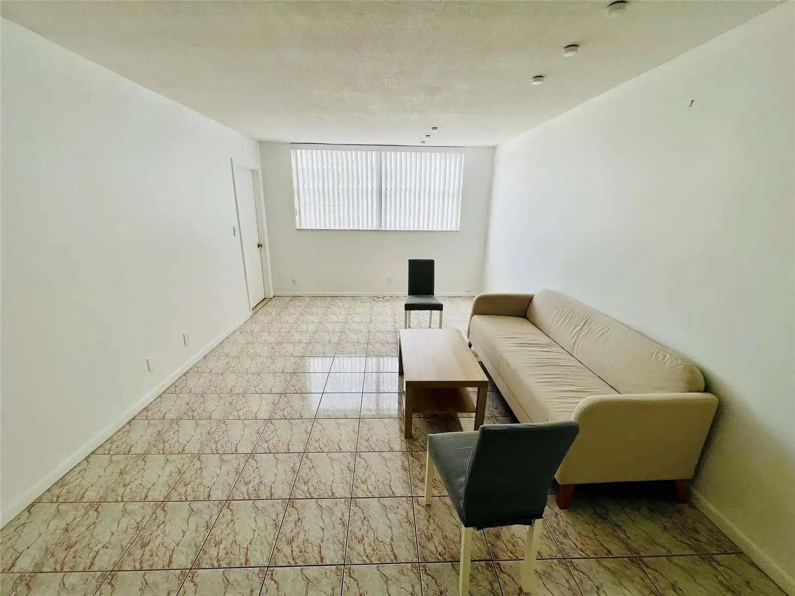 211 NE 8TH Avenue # 212, Hallandale Beach FL 33009 photo 2