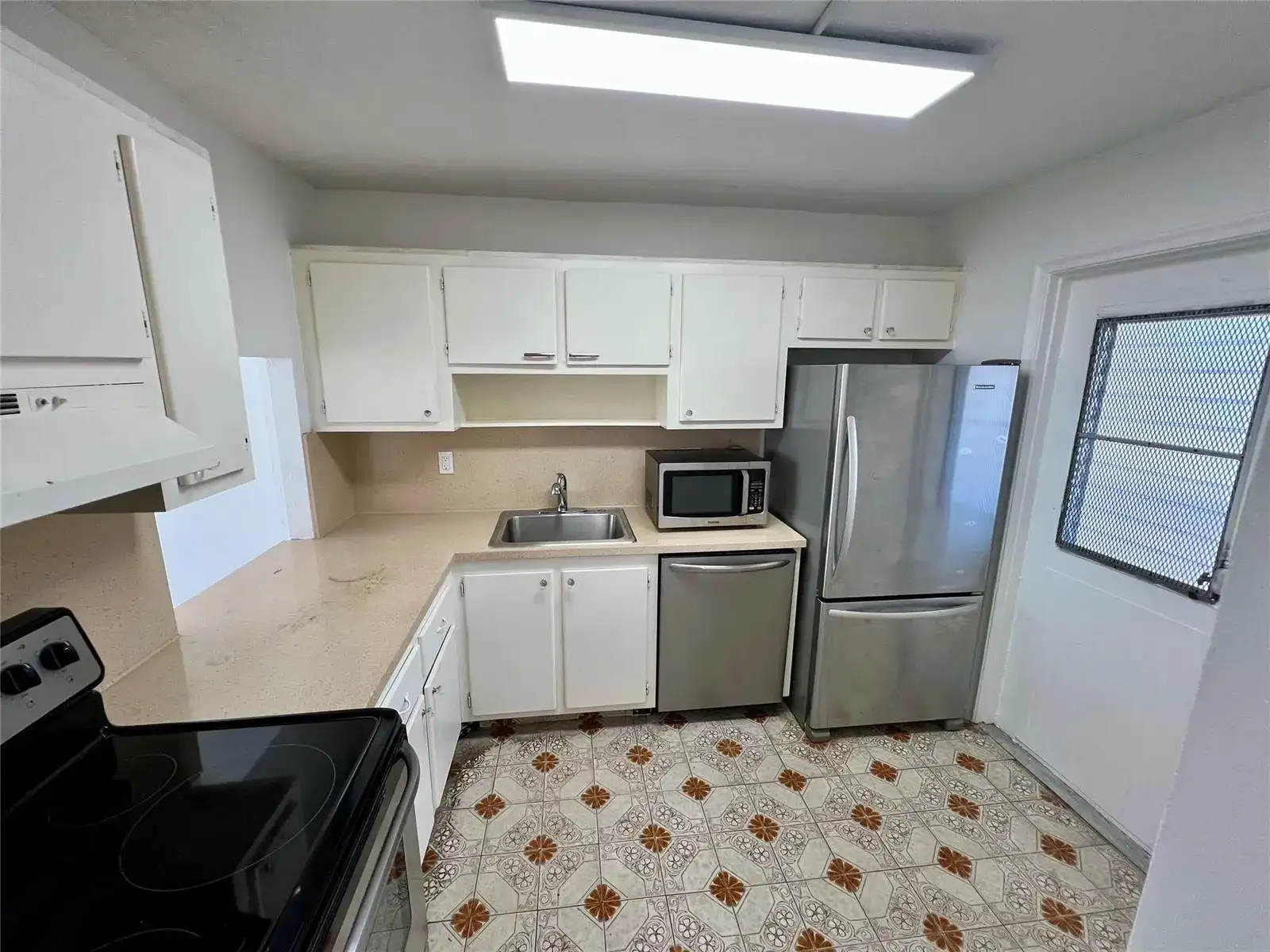 211 NE 8TH Avenue # 212, Hallandale Beach FL 33009 photo 4