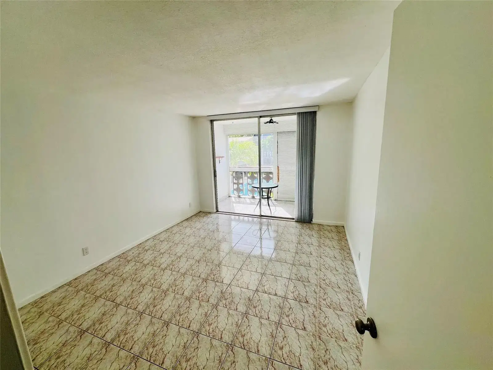 211 NE 8TH Avenue # 212, Hallandale Beach FL 33009 photo 5