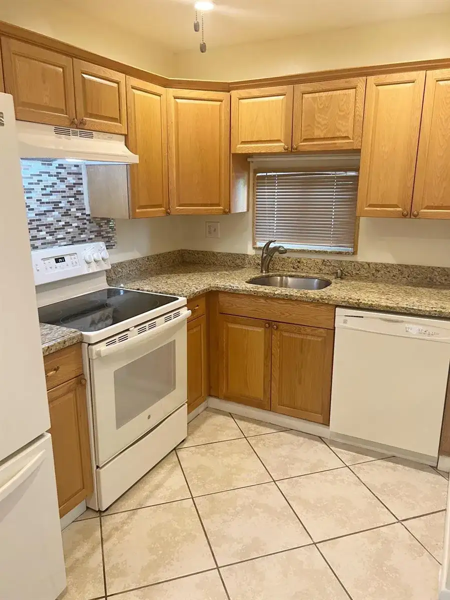 9410 N HOLLYBROOK LAKE Drive # 302, Pembroke Pines FL 33025 photo 4