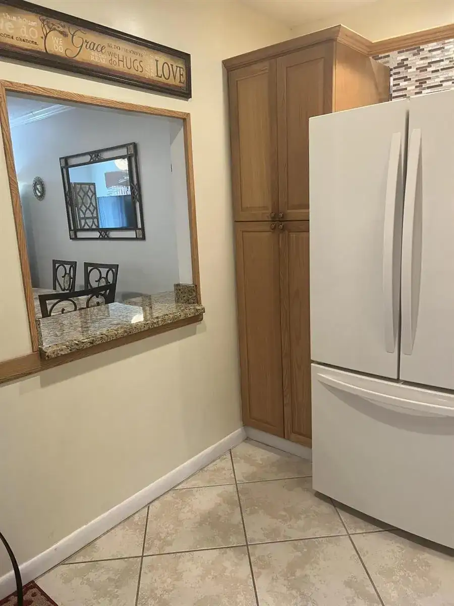 9410 N HOLLYBROOK LAKE Drive # 302, Pembroke Pines FL 33025 photo 5