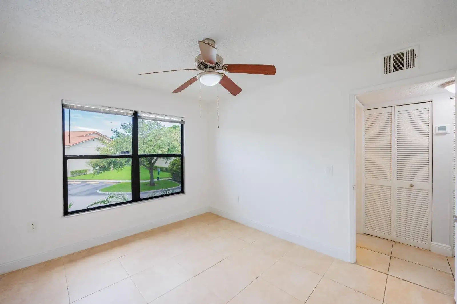 1524 Lake Crystal Drive, Royal Palm Beach FL 33411 photo 5