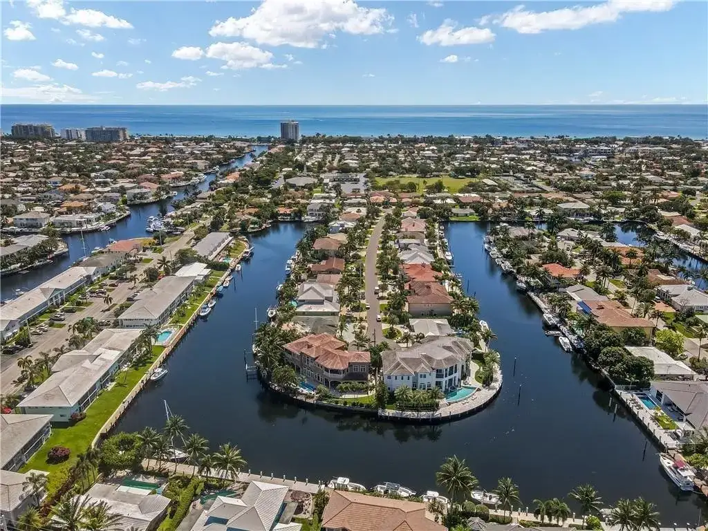 2161 NE 35TH Street, Lighthouse Point FL 33064 photo 2