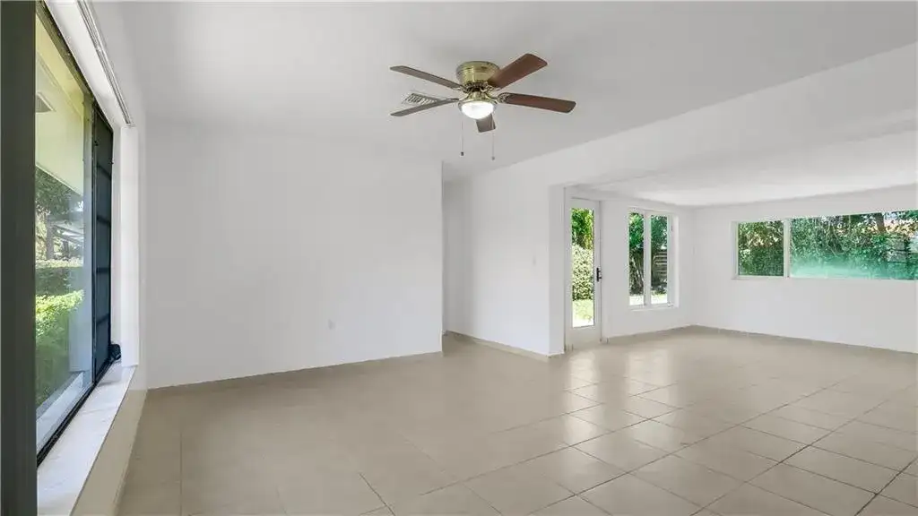 2161 NE 35TH Street, Lighthouse Point FL 33064 photo 3
