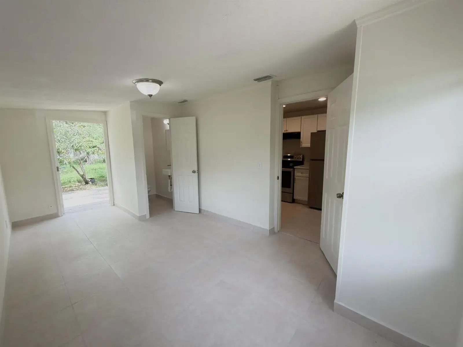815 BAYBERRY Drive, Lake Park FL 33403 photo 5