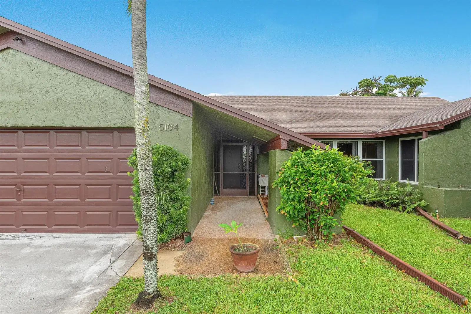 5104 Candlewood Court, Lake Worth FL 33467 photo 4