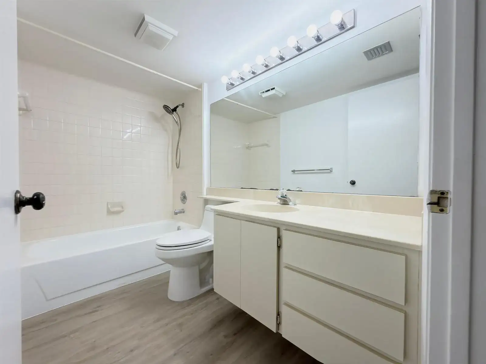 2581 Village Boulevard # 103, West Palm Beach FL 33409 photo 4