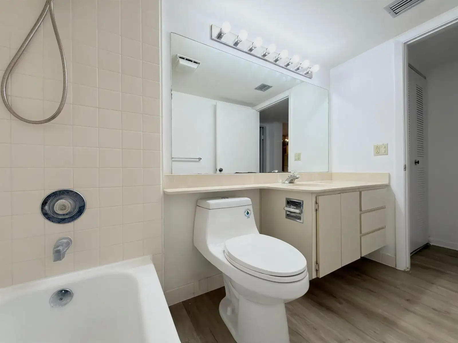 2581 Village Boulevard # 103, West Palm Beach FL 33409 photo 5