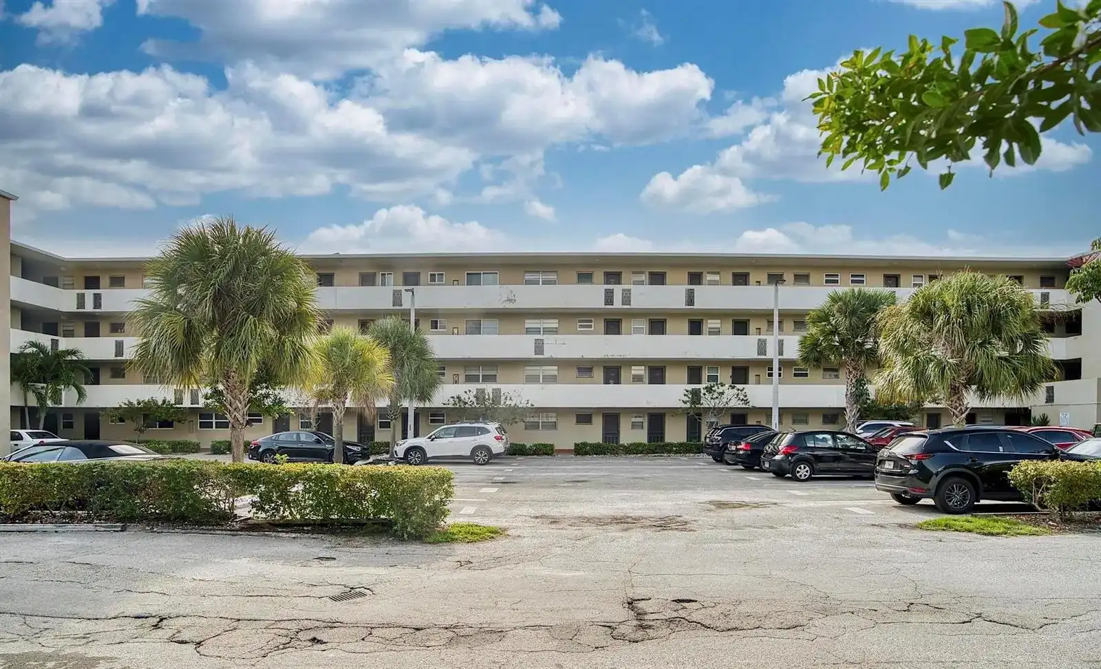 1690 NE 191st Street # 1, North Miami Beach FL 33179