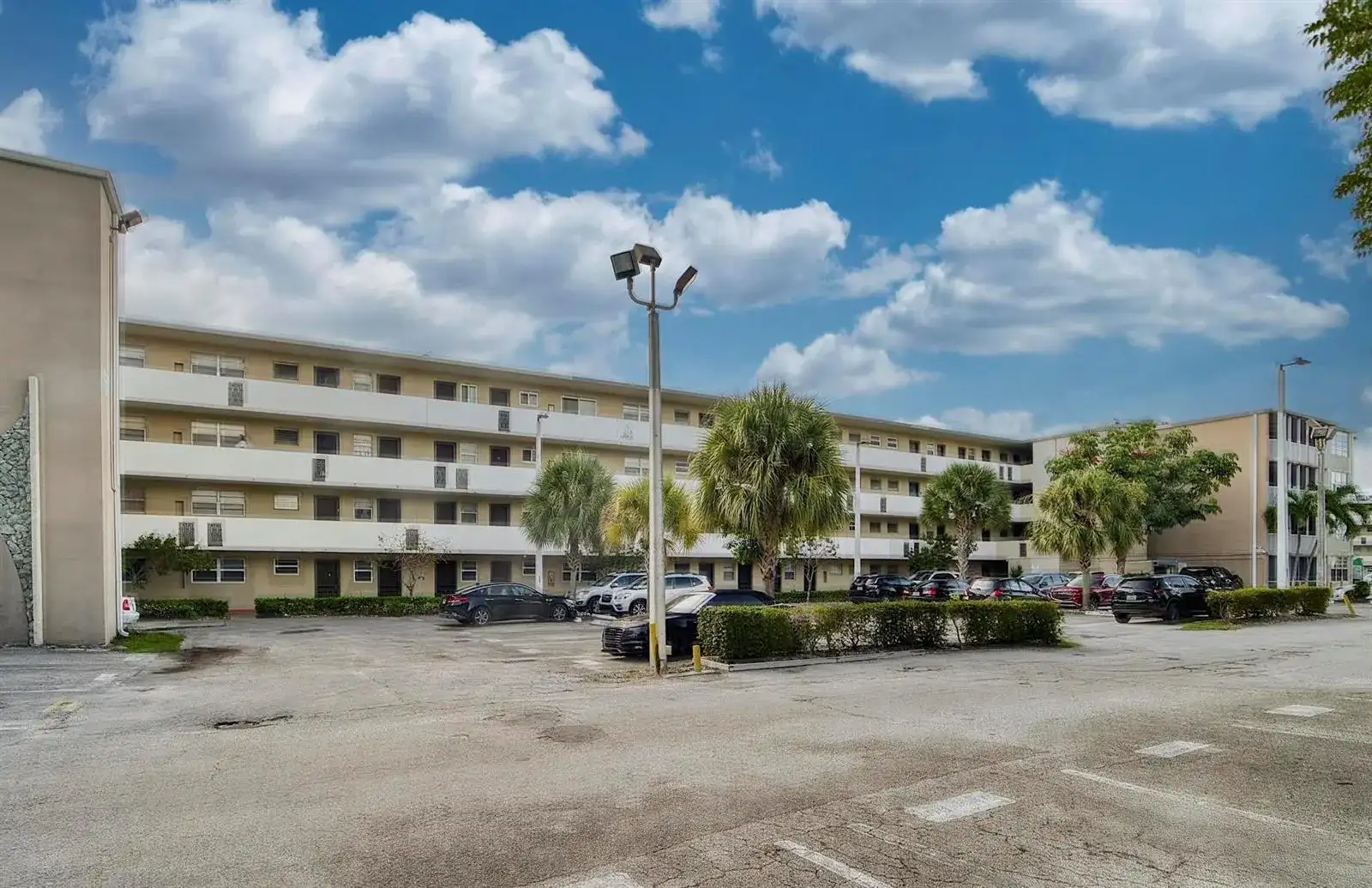 1690 NE 191st Street # 1, North Miami Beach FL 33179 photo 2