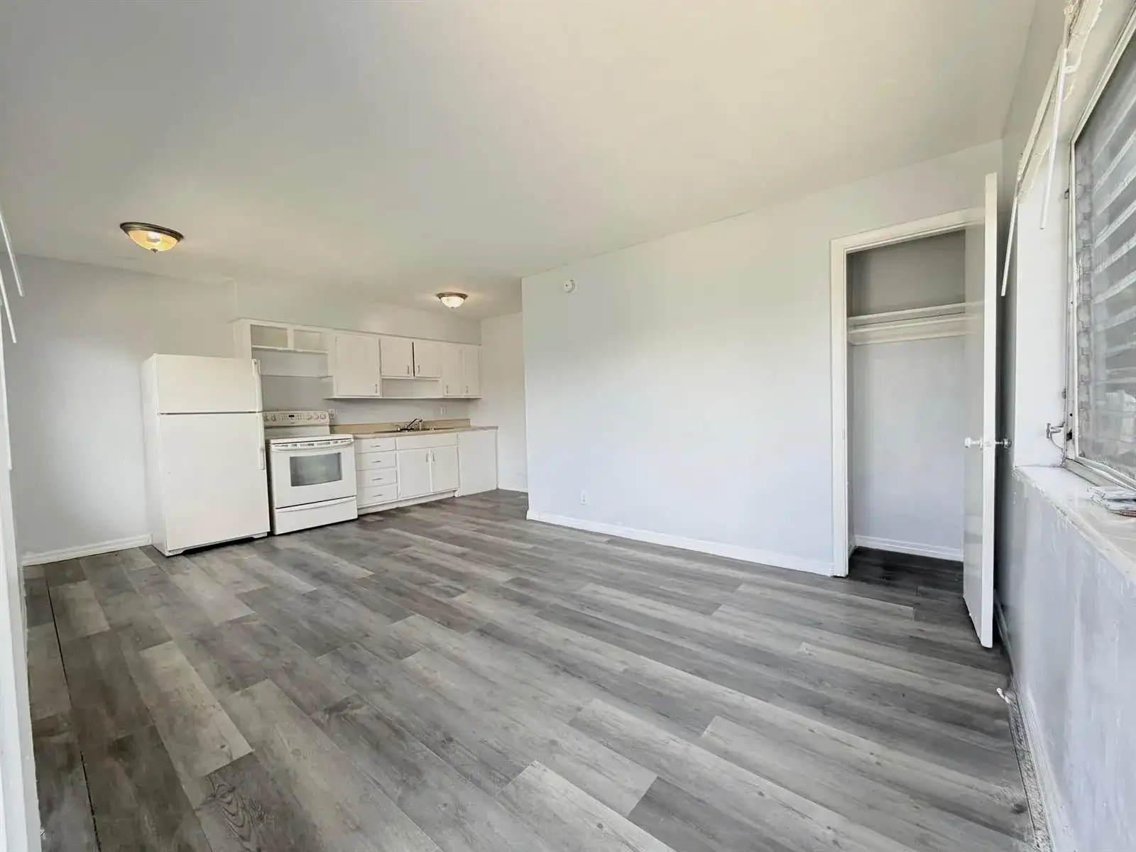 113 E 27th Street # A, Riviera Beach FL 33404 photo 2