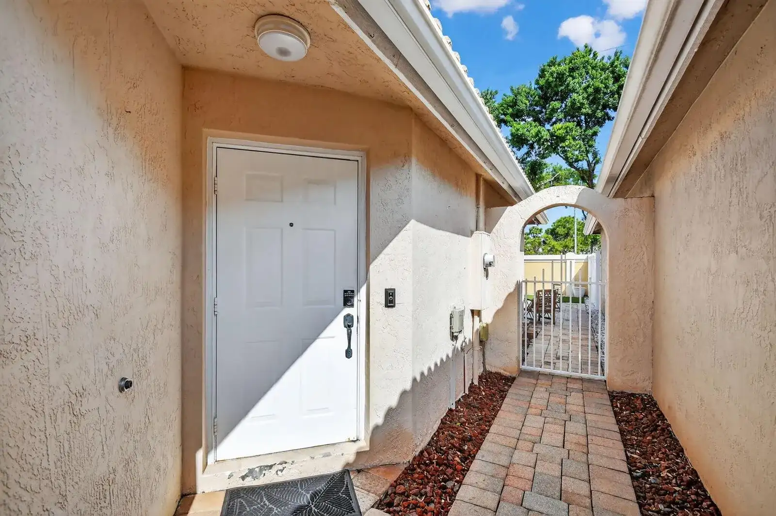 3387 Commodore Court, West Palm Beach FL 33411 photo 4