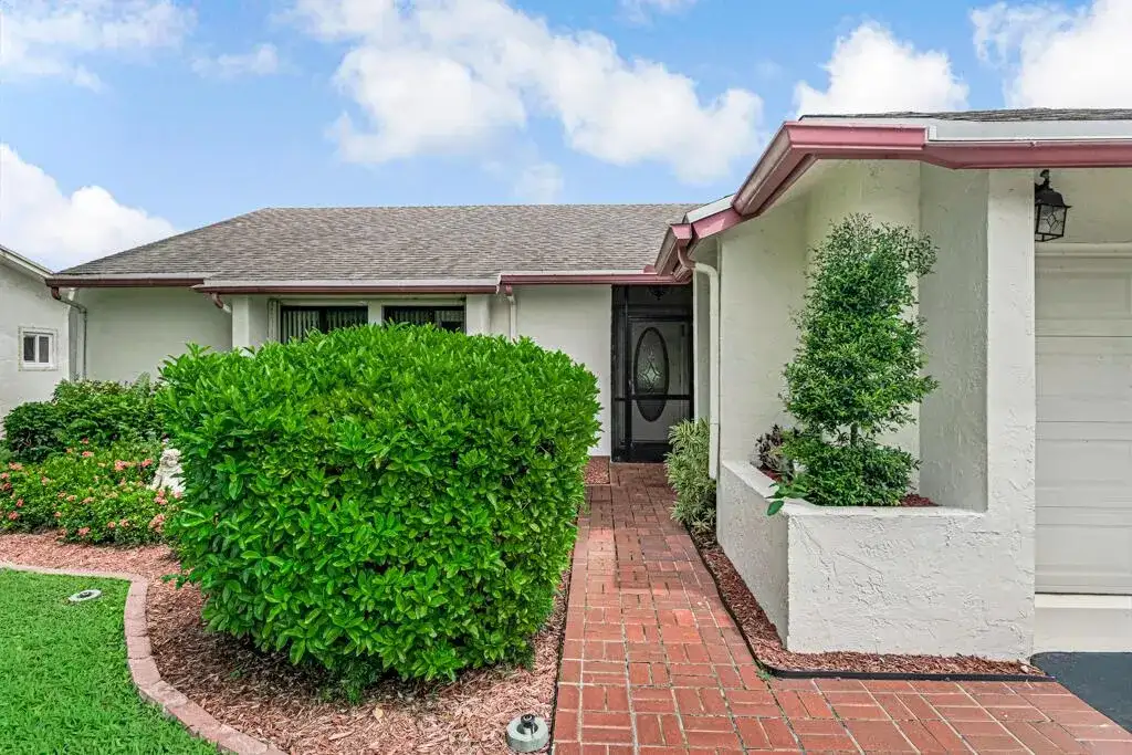 10301 GREENBRIAR Court, Boca Raton FL 33498 photo 5